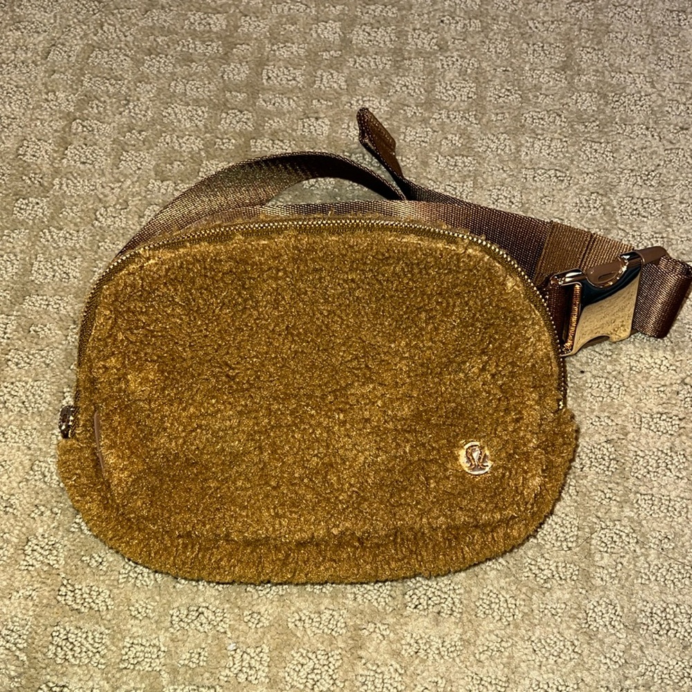 Lululemon belt bag
